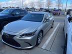 2020 Lexus ES 300h Luxury 4dr Sedan