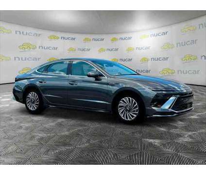 2024NewHyundaiNewSonata HybridNew2.0L is a Grey 2024 Hyundai Sonata Hybrid Hybrid in Norwood MA