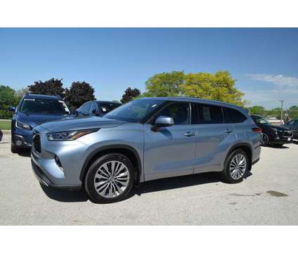 2022 Toyota Highlander Platinum AWD is a Silver 2022 Toyota Highlander Car for Sale in Lombard IL