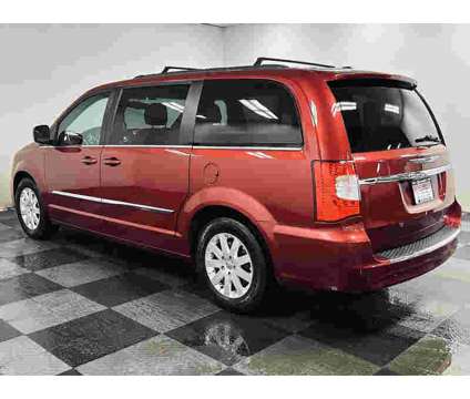 2015UsedChryslerUsedTown &amp; CountryUsed4dr Wgn is a Red 2015 Chrysler town &amp; country Car for Sale in Brunswick OH