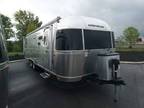 2017 Airstream Flying Cloud 27FB 28ft