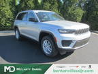 2024 Jeep grand cherokee Silver, new