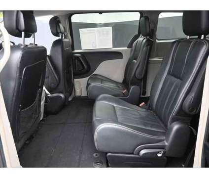 2014 Chrysler Town and Country Touring is a 2014 Chrysler town &amp; country Van in Dubuque IA