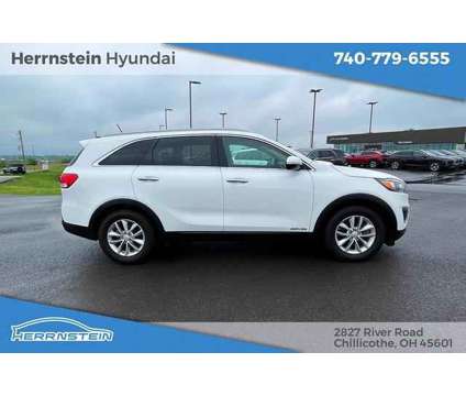 2017 Kia Sorento 3.3L LX is a White 2017 Kia Sorento SUV in Chillicothe OH