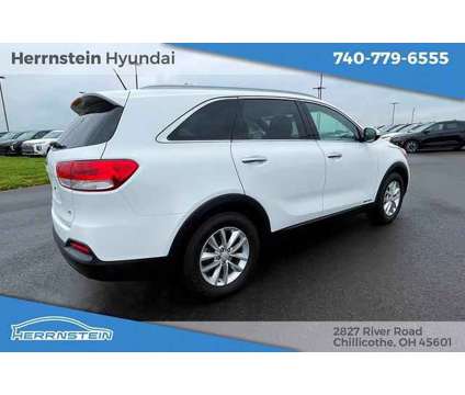 2017 Kia Sorento 3.3L LX is a White 2017 Kia Sorento SUV in Chillicothe OH