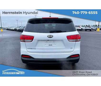 2017 Kia Sorento 3.3L LX is a White 2017 Kia Sorento SUV in Chillicothe OH