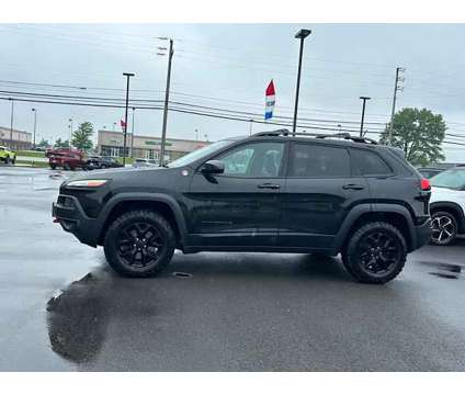 2015 Jeep Cherokee Trailhawk is a Black 2015 Jeep Cherokee Trailhawk SUV in Marion OH