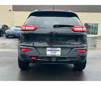 2015 Jeep Cherokee Trailhawk is a Black 2015 Jeep Cherokee Trailhawk SUV in Marion OH