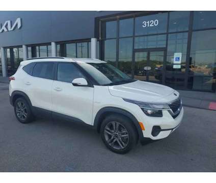 2021 Kia Seltos S is a White 2021 S SUV in Nicholasville KY
