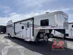 2024 Merhow Longhorn Horse Trailer LQ (bunks)
