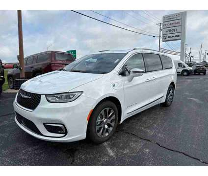 2024 Chrysler Pacifica Hybrid Pinnacle is a White 2024 Chrysler Pacifica Hybrid Hybrid in Branson MO