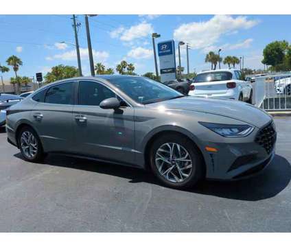 2022 Hyundai Sonata SEL is a Grey 2022 Hyundai Sonata SE Sedan in Daytona Beach FL