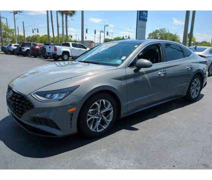 2022 Hyundai Sonata SEL is a Grey 2022 Hyundai Sonata SE Sedan in Daytona Beach FL