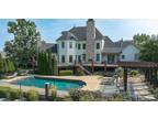 Osage Beach, Exquisite 6 BR | 5 BA chateau located the heart