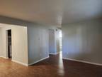 Spacious 2 bedroom apartment in great location in Lakewood