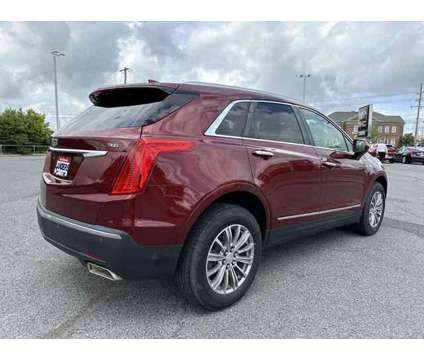 2017 Cadillac XT5 Luxury FWD is a Red 2017 Cadillac XT5 Luxury Car for Sale in Southaven MS