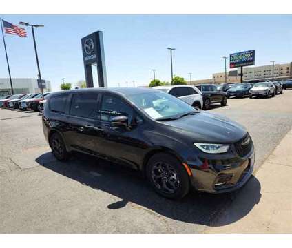 2022 Chrysler Pacifica Hybrid Limited is a Black 2022 Chrysler Pacifica Hybrid in Lubbock TX