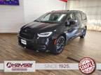 2024 Chrysler Pacifica Black, 30 miles