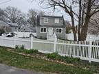 Home For Sale In Ronkonkoma, New York