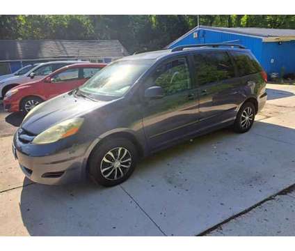 2006 Toyota Sienna for sale is a Blue 2006 Toyota Sienna Car for Sale in Kalamazoo MI