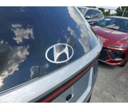 2022 Hyundai Tucson SEL is a Silver 2022 Hyundai Tucson SUV in Orlando FL