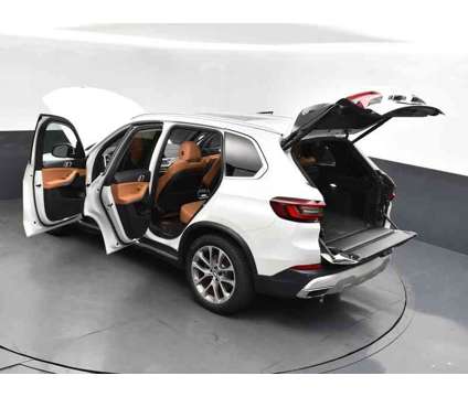 2021 BMW X5 xDrive40i is a White 2021 BMW X5 3.0si SUV in Jackson MS