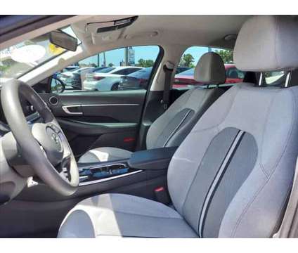 2022 Hyundai Sonata SE is a 2022 Hyundai Sonata SE Car for Sale in Cocoa FL