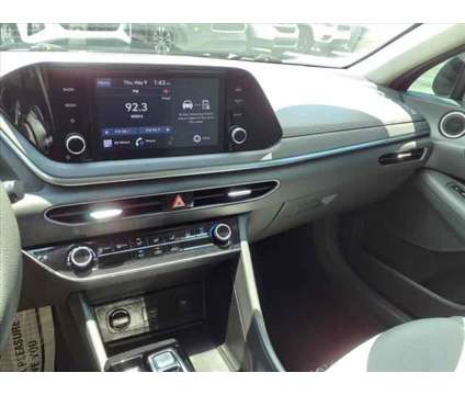 2022 Hyundai Sonata SE is a 2022 Hyundai Sonata SE Car for Sale in Cocoa FL