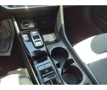 2022 Hyundai Sonata SE is a 2022 Hyundai Sonata SE Car for Sale in Cocoa FL