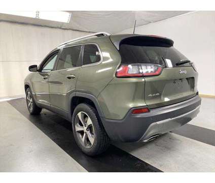 2019 Jeep Cherokee Limited 4x4 is a Green 2019 Jeep Cherokee Limited SUV in Cicero NY