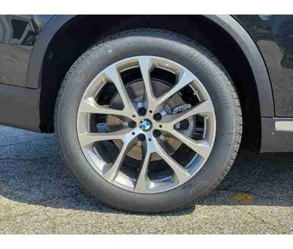 2025 BMW X5 xDrive40i is a Black 2025 BMW X5 3.0si SUV in Newton NJ