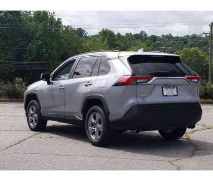 2022 Toyota RAV4 XLE is a Silver 2022 Toyota RAV4 XLE SUV in North Wilkesboro NC