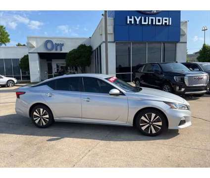 2021 Nissan Altima SV FWD is a Silver 2021 Nissan Altima 2.5 Trim Sedan in Texarkana TX