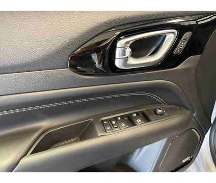 2024 Jeep Compass Limited is a Silver 2024 Jeep Compass Limited SUV in Fort Wayne IN