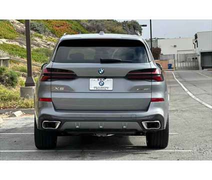 2025 BMW X5 xDrive40i is a Grey 2025 BMW X5 3.0si SUV in Seaside CA