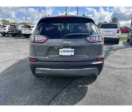 2021 Jeep Cherokee Limited 4X4 is a Grey 2021 Jeep Cherokee Limited SUV in Dubuque IA