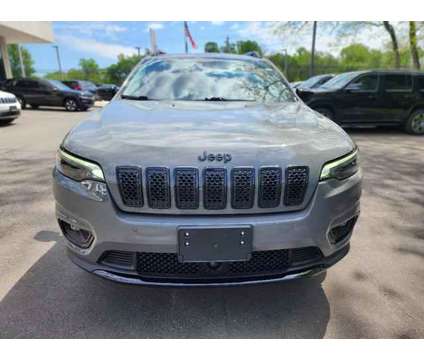2023 Jeep Cherokee Altitude Lux 4x4 is a Grey 2023 Jeep Cherokee Altitude SUV in Freehold NJ
