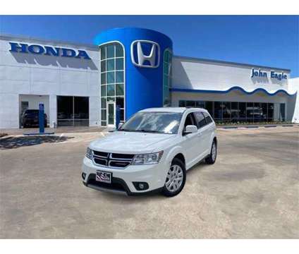 2019 Dodge Journey SE is a White 2019 Dodge Journey SE SUV in Dallas TX