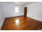 Flat For Rent In River Edge, New Jersey