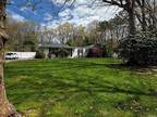 Home For Sale In Melville, New York