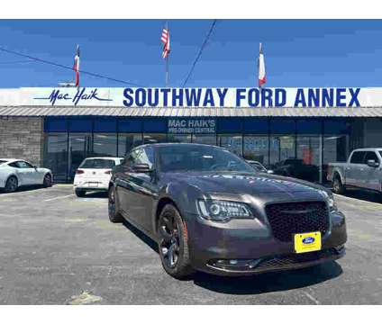 2022UsedChryslerUsed300UsedRWD is a Grey 2022 Chrysler 300 Model Car for Sale in San Antonio TX