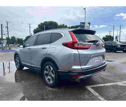 2017UsedHondaUsedCR-VUsed2WD is a Silver 2017 Honda CR-V Car for Sale in San Antonio TX