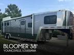 2001 Bloomer Bloomer Horse Trailer 12\\\' Living Quarters 38ft