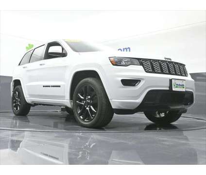 2022 Jeep Grand Cherokee WK Laredo X 4x4 is a White 2022 Jeep grand cherokee SUV in Dubuque IA