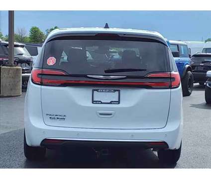 2023 Chrysler Pacifica Touring L is a White 2023 Chrysler Pacifica Touring Car for Sale in Decatur IL