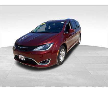 2019 Chrysler Pacifica Touring L is a Red 2019 Chrysler Pacifica Touring Van in Quincy IL