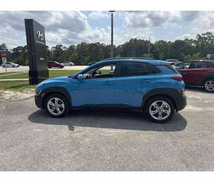 2022 Hyundai Kona SEL is a Green 2022 Hyundai Kona SEL SUV in Stuart FL