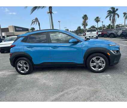 2022 Hyundai Kona SEL is a Green 2022 Hyundai Kona SEL SUV in Stuart FL