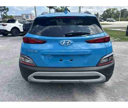 2022 Hyundai Kona SEL is a Green 2022 Hyundai Kona SEL SUV in Stuart FL