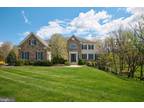 10 Holme Ct, Newtown, PA 18940